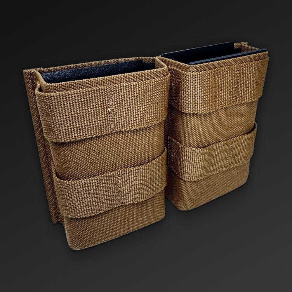 Dobbel magasinlomme fra Esstac til 5.56 magasiner, coyote brun, fremside