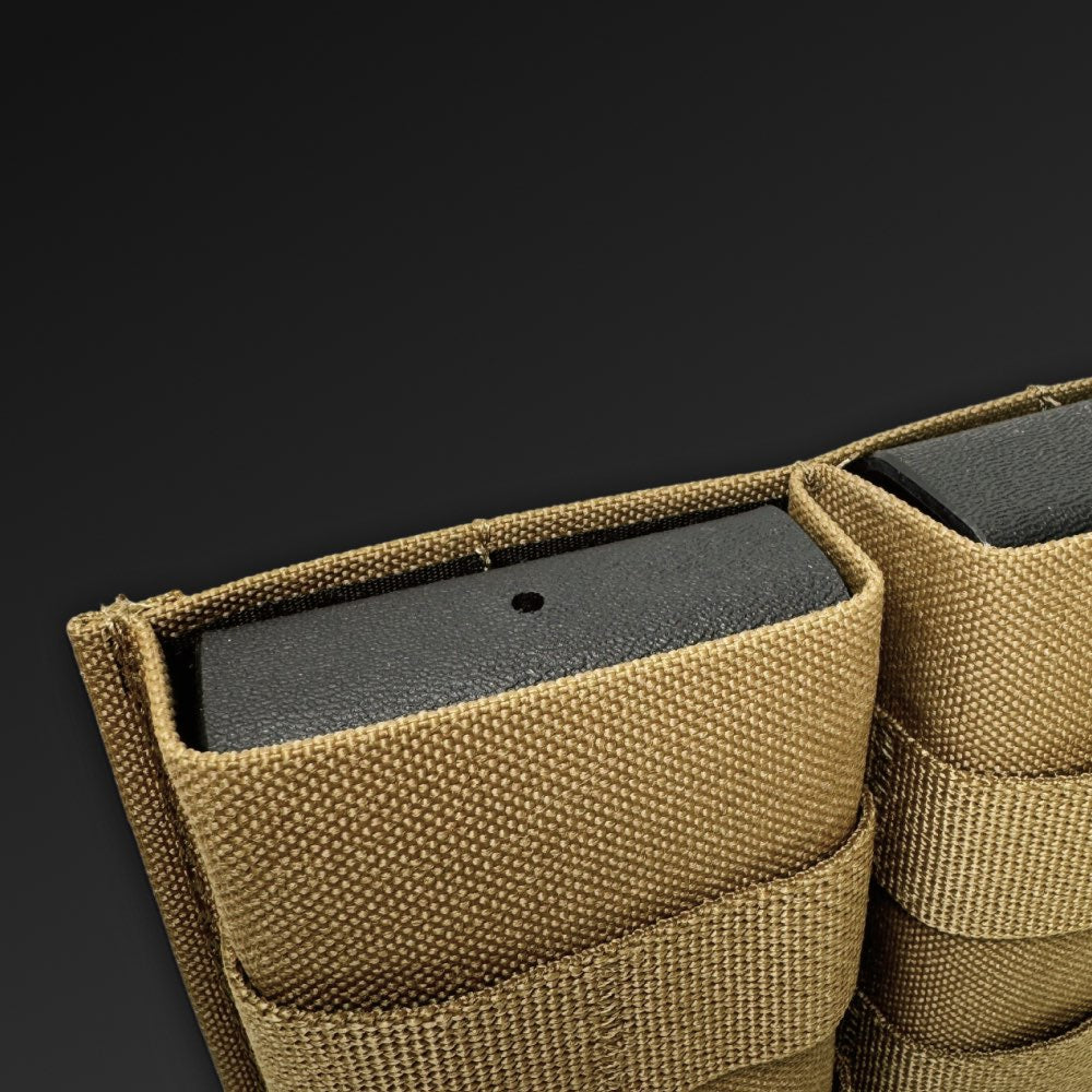 Dobbel magasinlomme fra Esstac til 5.56 magasiner, coyote brun, underside