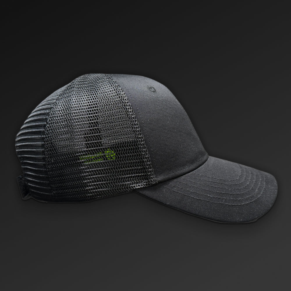 Cap Mesh Blackout