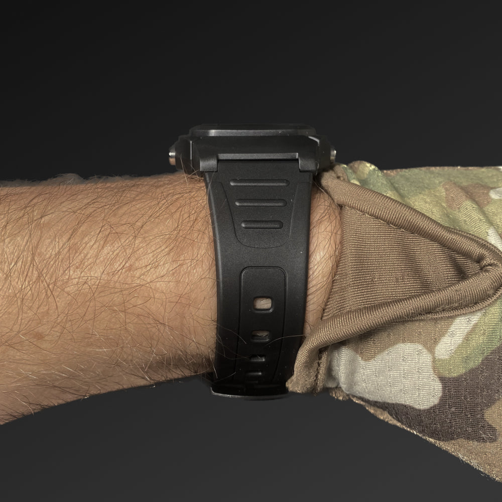 Casio W-800H taktisk klokke, på hånden, profil