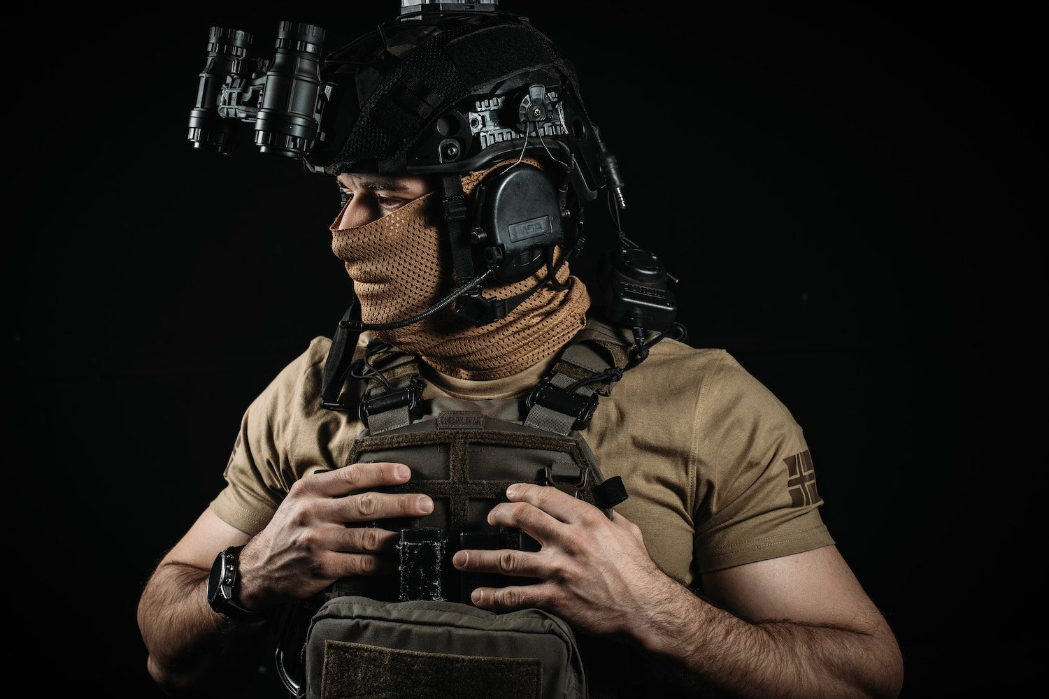 Mesh neck gaiter coyote and flag shirt